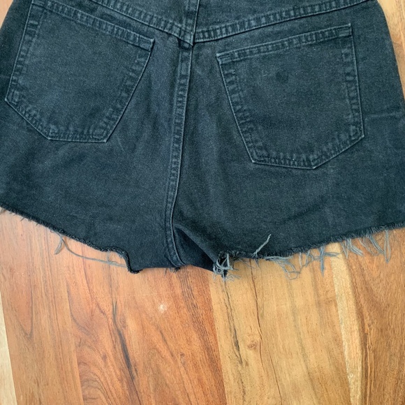 Vintage Lee High Rise Black Denim Cutoff Shorts - Picture 6 of 7